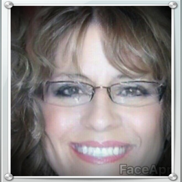 Meet your Posher, Laurie - Picture 1 of 1